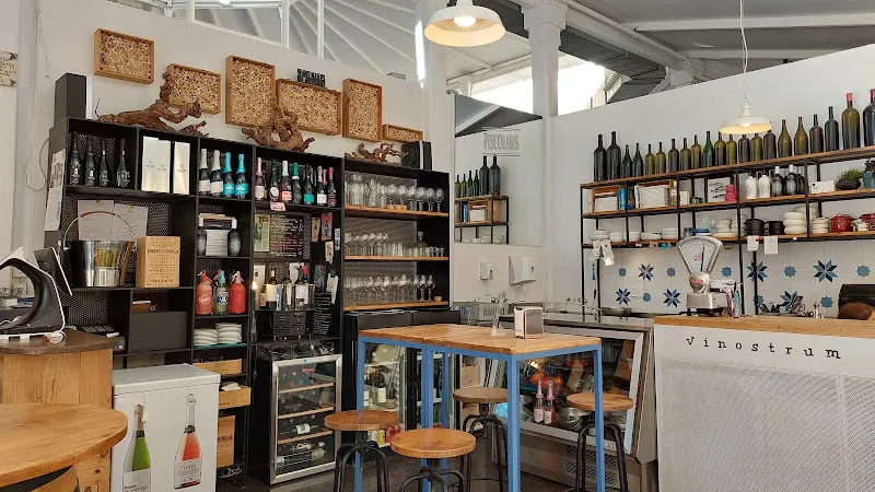 Vinostrum - Vinoteca en Valencia - foto 2