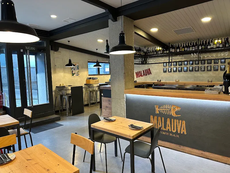 Malauva Wine Bar - Vinoteca en Vigo - foto 2