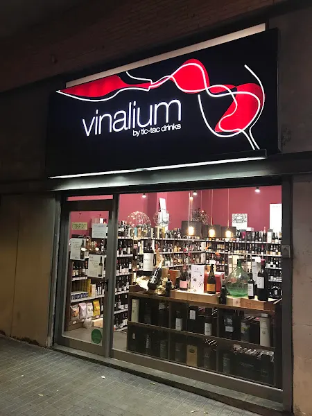 Vinalium L'H Santa Eulalia 1-5 - Tienda de vinos en Hospitalet de Llobregat (L) - foto 2