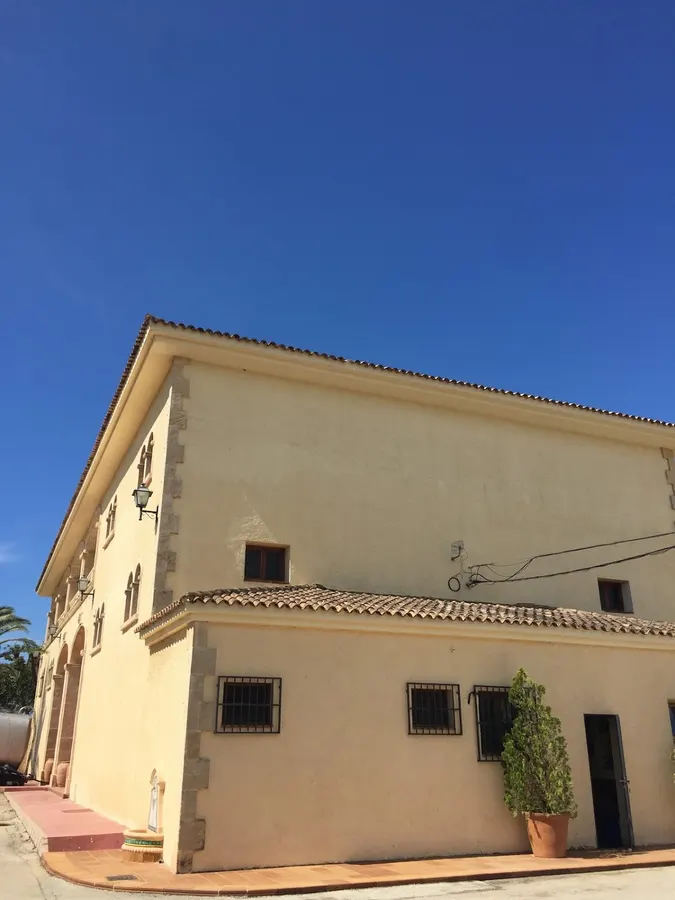 Bodegas Enrique Mendoza