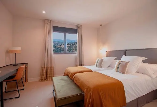TIERRAS DE CEBREROS (Complejo Enoturístico con Hotel, Restaurante y Bodega) - Cebreros