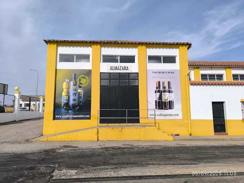 Cooperativa San Isidro - Bodega en Villafranca de los Barros - foto 2