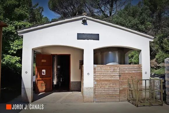 Les Acàcies - Bodega en Manresa