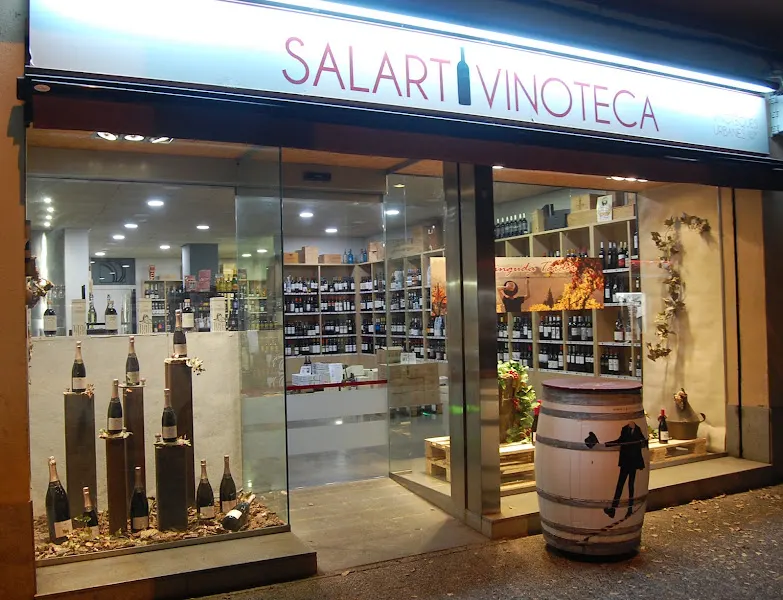 SalartVinotequesUrbanes - Tienda de vinos en Girona - foto 2