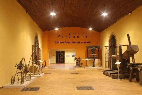 Bodega Pirineos, S.A.