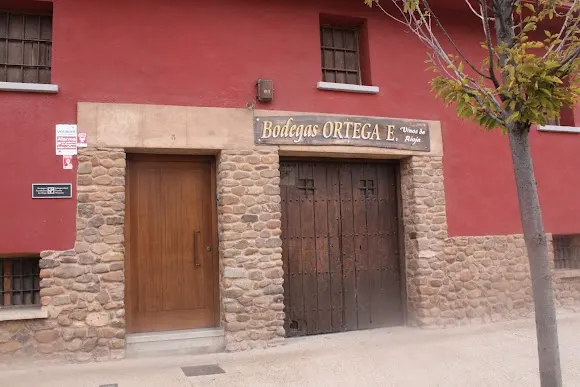 Bodegas Y Viñedos Ortega Ezquerro en Rioja