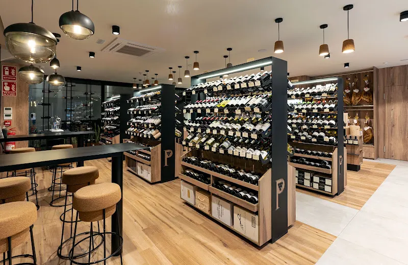Vinoteca La Cava de Piñero - Bodega en Agüimes - foto 2