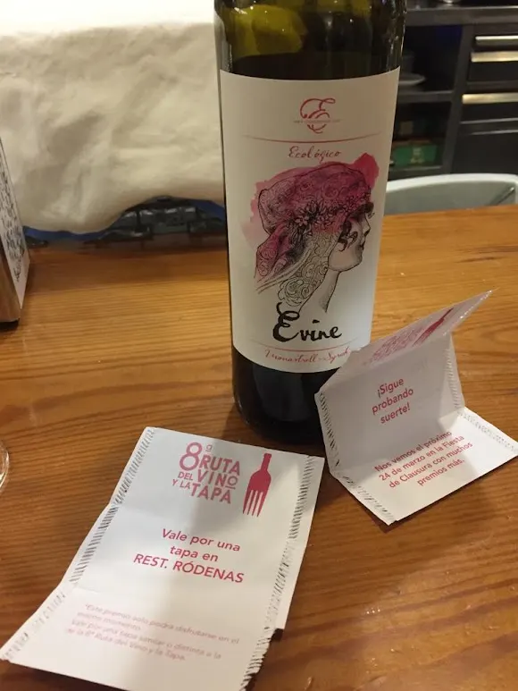 Bodegas y Viñedos Evine
