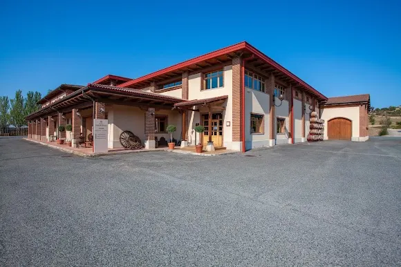 Pagos de Obanos Upategia / Bodega - Pamplona