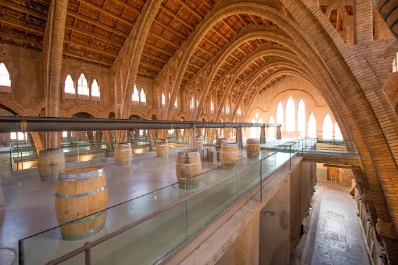 Bodega Modernista - Catedral del Vino - Tortosa