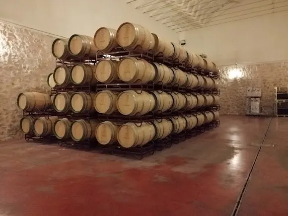 Bodegas Entremontes ;